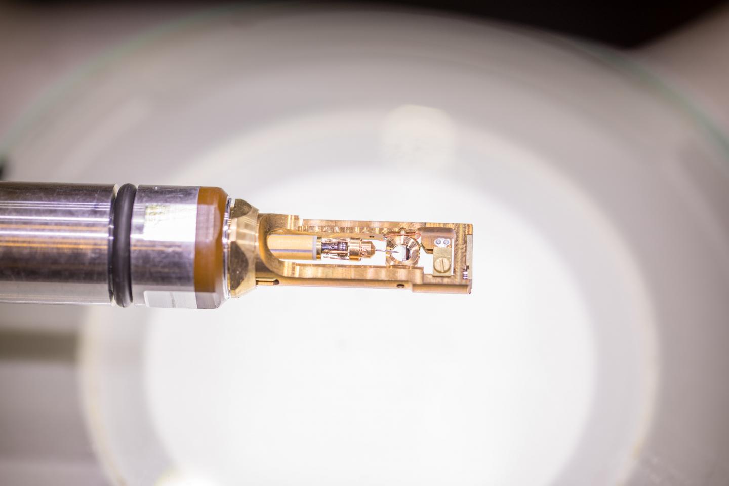 Researchers performed imaging and resistance measurements in a transmission electron microscope using a sample holder with a nanoscale electrical probe. @ Mikko Raskinen / Aalto University