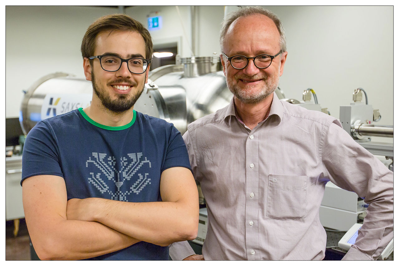PhD student Tomas Stankevic and Professor Robert Feidenhans’l studied nanowires with X-ray microscopy.