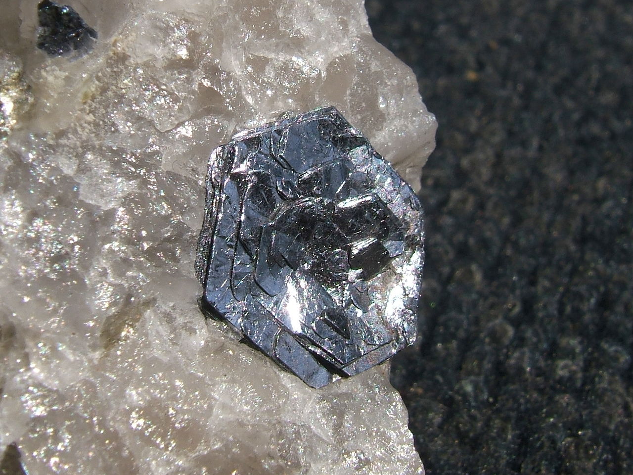 Molybdenum disulfide